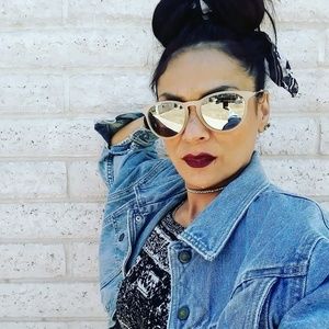 Vintage 80's GUESS crop jean jacket